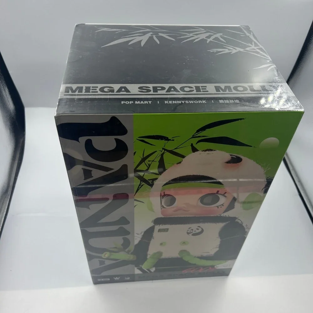 POP MART Mega Space Molly 400% Panda Figure Designer Toy New Sealed Kenny Wong